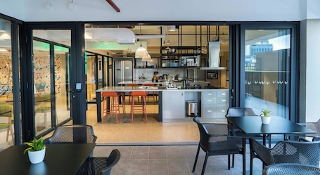 Cafetera/tetera, tetera/pava eléctrica