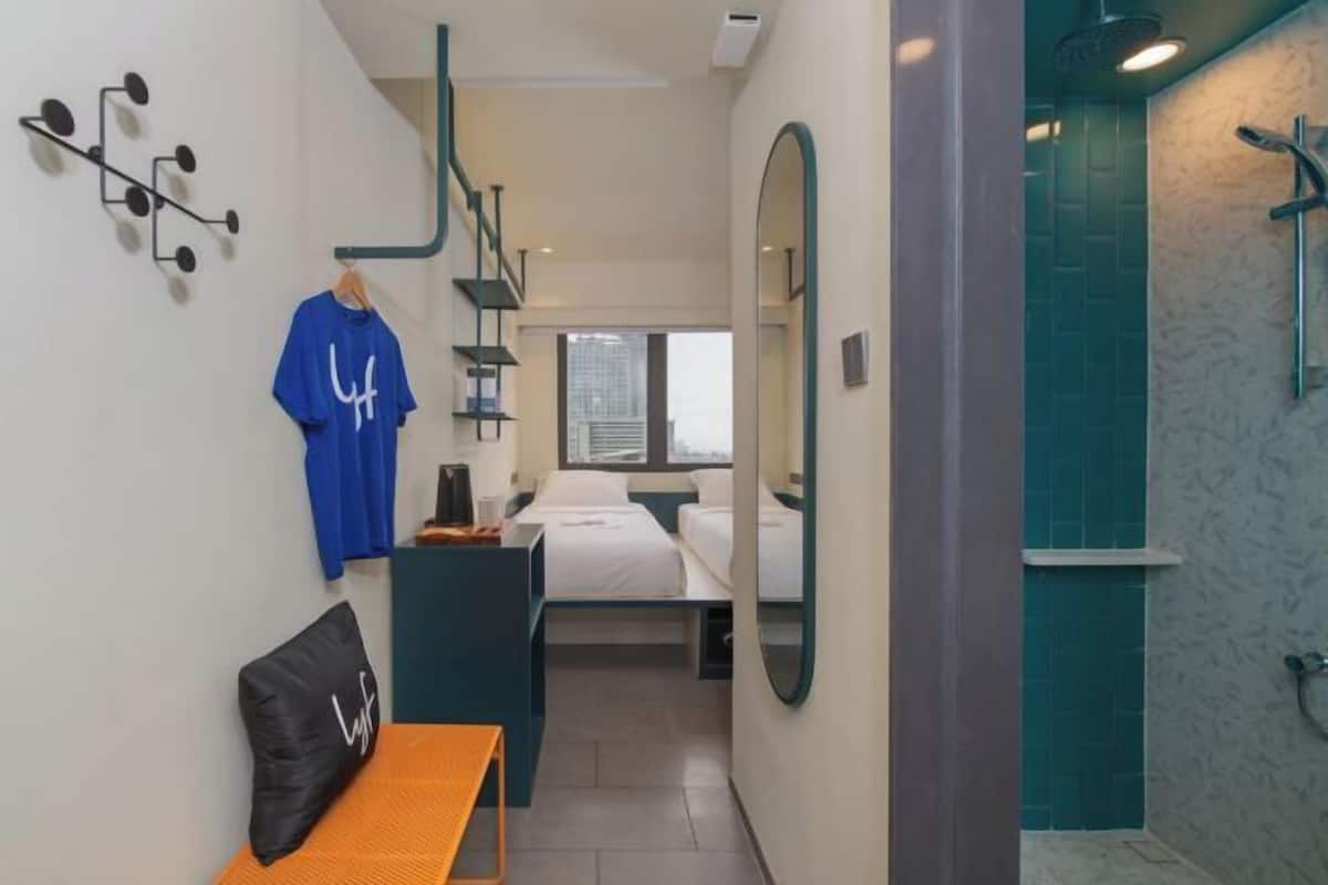 4 Schlafzimmer, Zimmersafe, individuell dekoriert, Schreibtisch