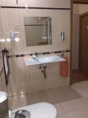 Economy Quadruple Room, Shared Bathroom | Bathroom | Shower, towels - Hostal Village  Multicolor - Adults Only (Madrid)