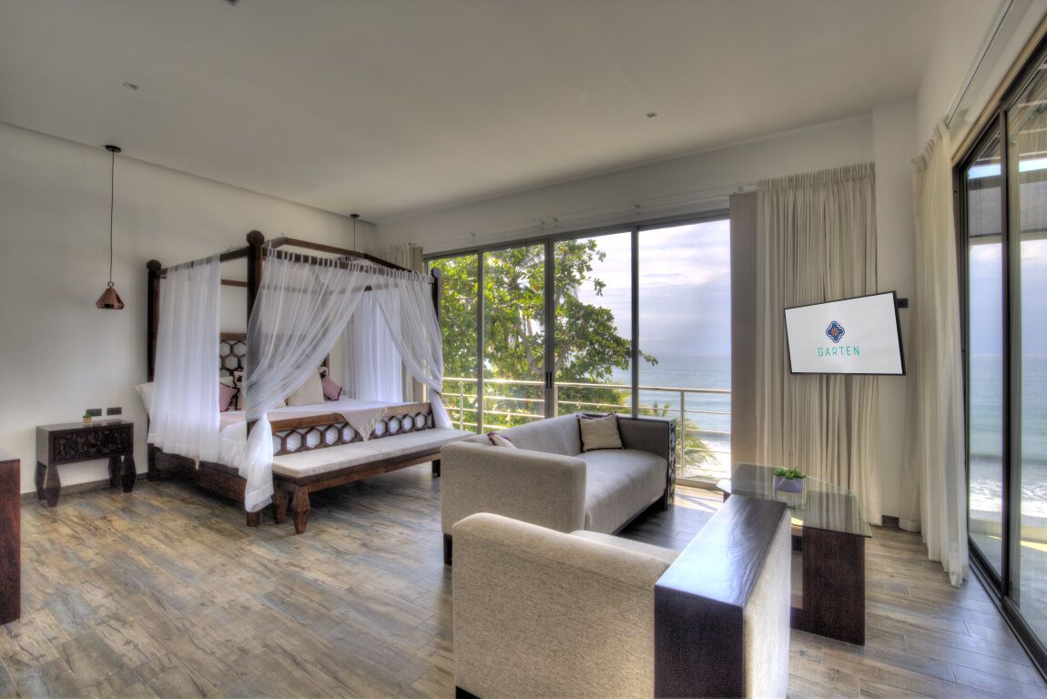 deluxe king studio | frette italian sheets, premium bedding, pillow-top beds, minibar