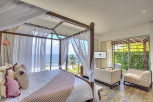 Deluxe King Studio | Frette Italian sheets, premium bedding, pillowtop beds, minibar