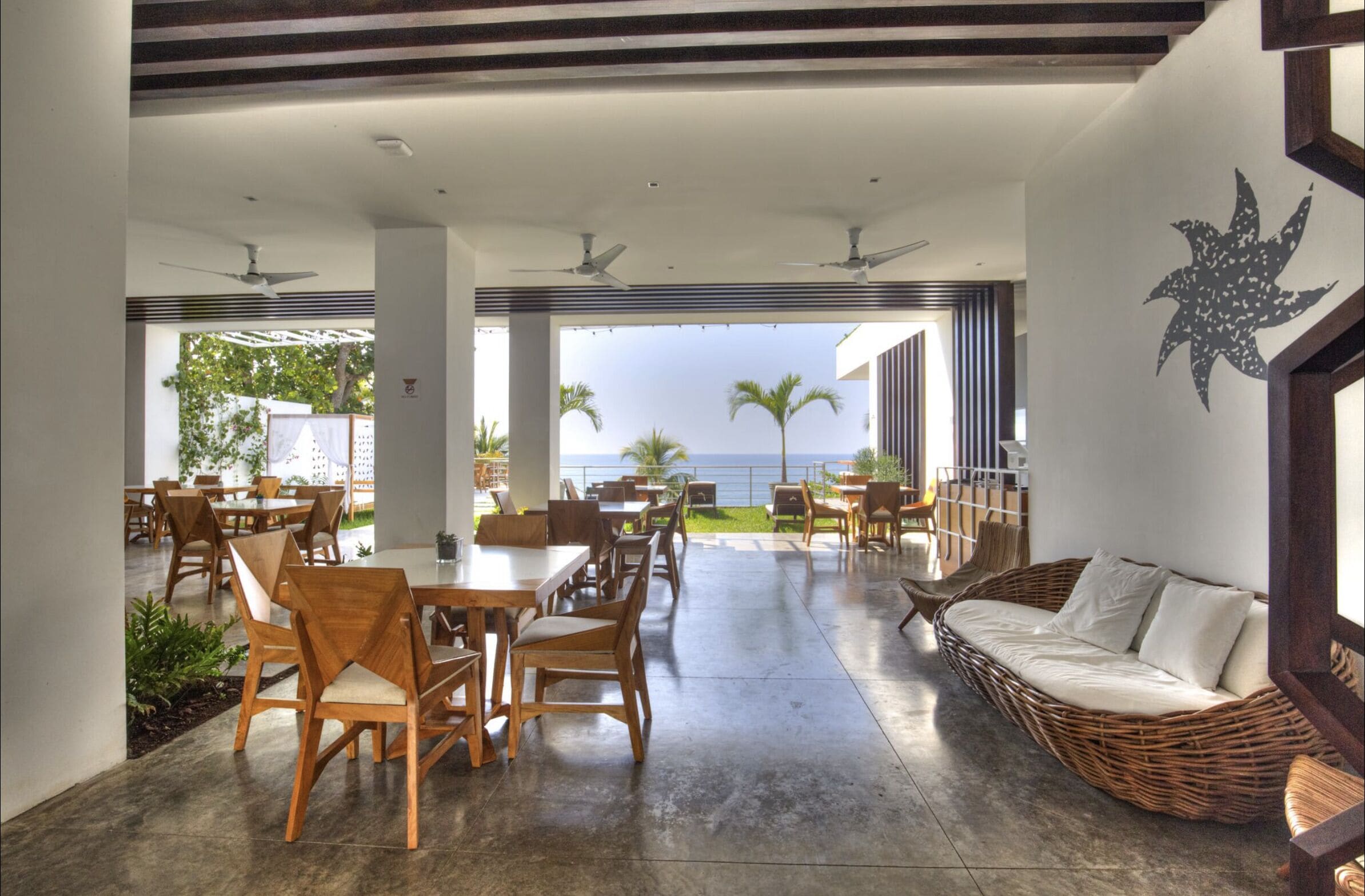 free daily full breakfast