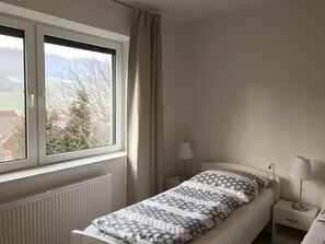 3 quartos, ferros/tábuas de passar roupa, Wi-Fi, roupa de cama