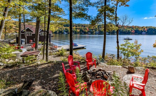 Stunning 5bdrm 3bath cottage with Bunkie and Boathouse! South exposure!