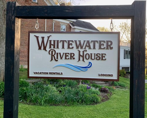Whitewater River House - Two private riverside suites, beach access