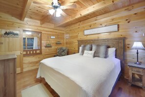 2 bedrooms, desk, iron/ironing board, travel crib