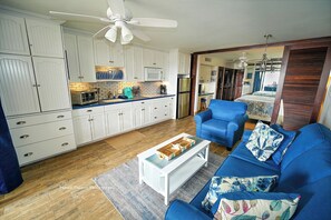 Smart TV - Sail Away II-WOW Beachfront to Paradise and Remodeled. GENERATOR on property.. (St Thomas)