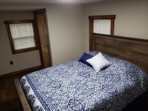 2 quartos, ferros/tábuas de passar roupa, Wi-Fi de cortesia