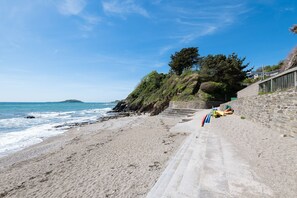 Beach - superb sea view 1 bedroom luxury apartment sleeps 2  (plaidy)