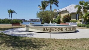 Property grounds - HEATED pool, bike to Siesta, quiet street, 1 MILE to SK beach, kayaks & bikes (Sarasota)