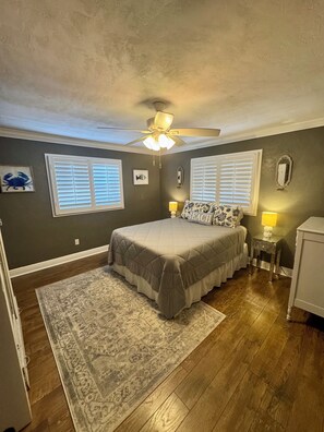 3 bedrooms, desk, iron/ironing board, WiFi