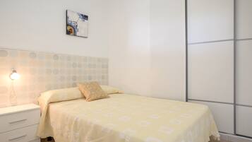 2 bedrooms, iron/ironing board, WiFi (free), bed sheets