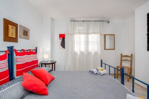 3 chambres, fer et planche à repasser, Wi-Fi gratuit