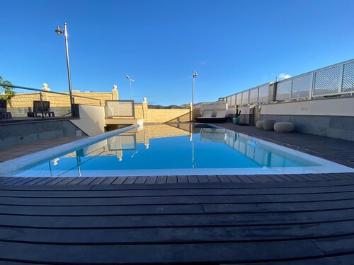 Apartment "Happy Dreamer" with Large Pool, Mountain Views & Wi-Fi