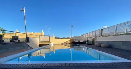 Apartment "Happy Dreamer" with Large Pool, Mountain Views & Wi-Fi