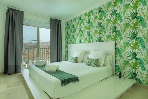 3 bedrooms, free WiFi, bed sheets - Apartment "Happy Dreamer" with Large Pool, Mountain Views & Wi-Fi (Puerto Rico)