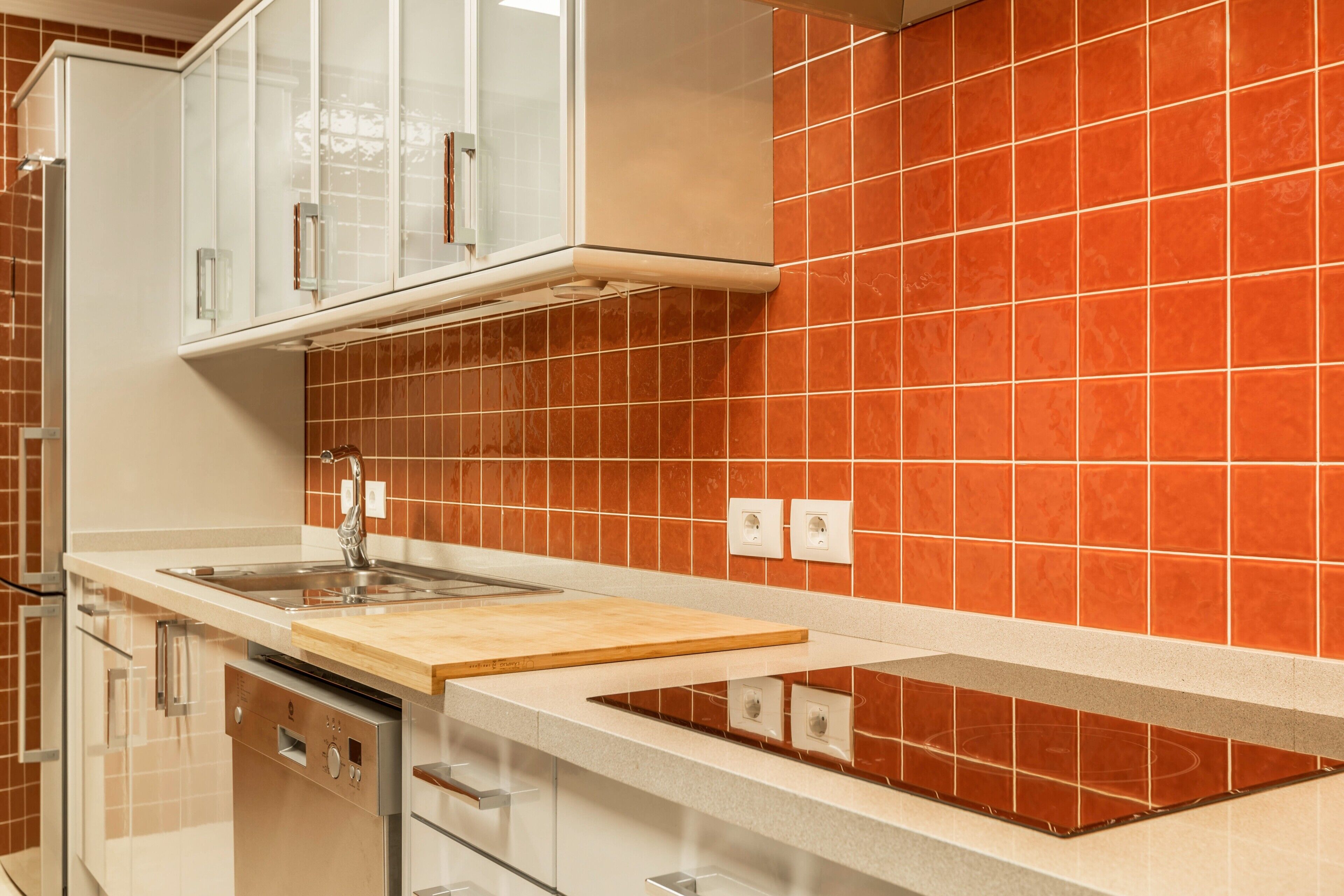 Geladeira, micro-ondas, fogão, cooktop