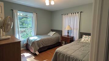 6 bedrooms, free WiFi, bed sheets