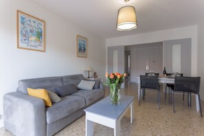 Smart TV, books, offices