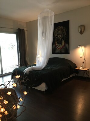 4 bedrooms, iron/ironing board, WiFi