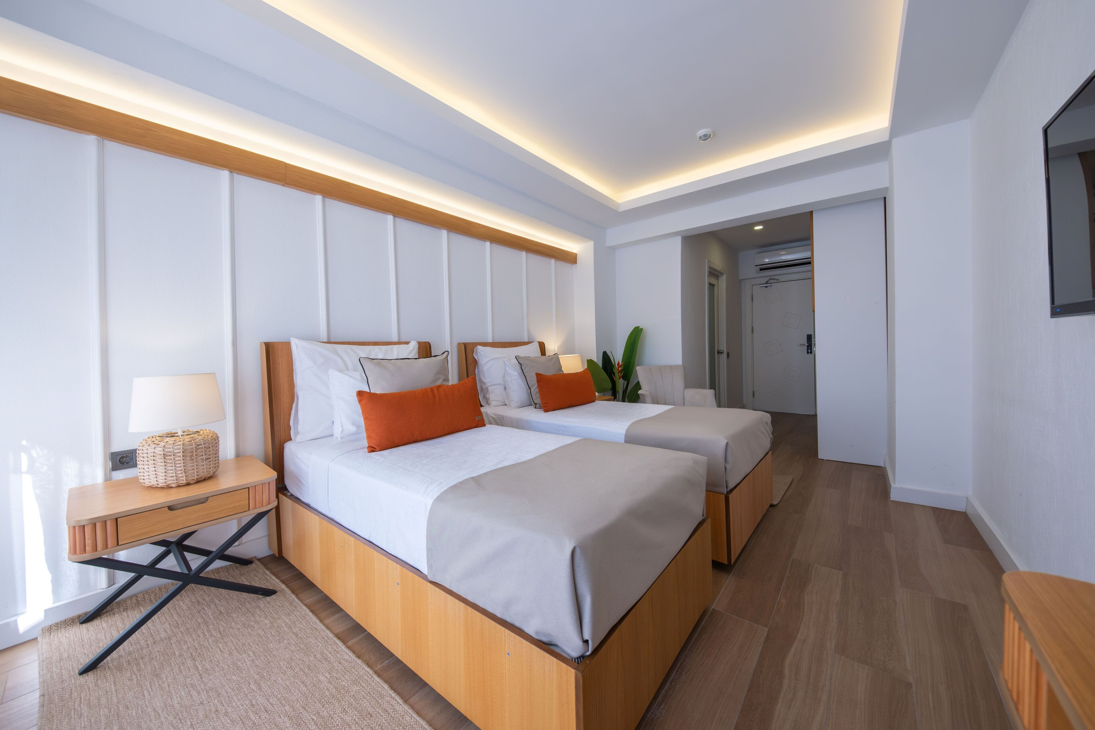 Egyptian cotton sheets, premium bedding, down comforters, minibar