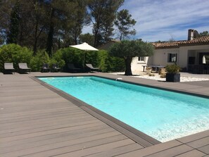 Outdoor pool - Villa with pool in the heart of the pine forest (Saint-Clément-de-Rivière)