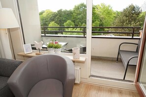 TV - Vacation apartment in front of the beaches - sunny side - W-LAN - Holiday apartment (Damp)