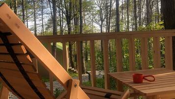 Telt – deluxe (Kaplumbaga) | Sengetøy av topp kvalitet, skrivebord og blendingsgardiner