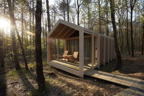 Comfort Tent | Premium bedding, desk, blackout drapes, free WiFi - Longosphere Glamping (Demirköy)