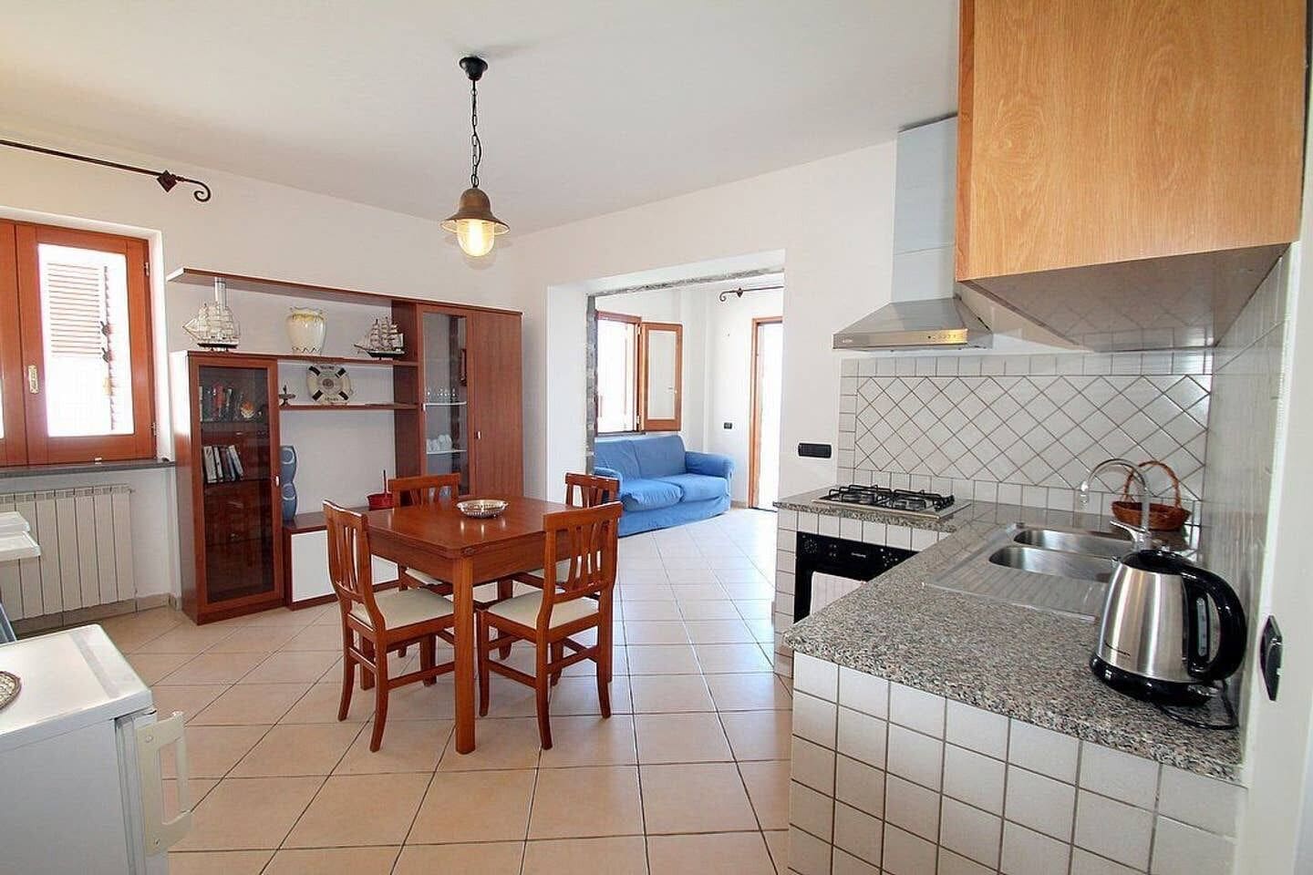 Frigorífico, horno, placa de cocina y cafetera o tetera