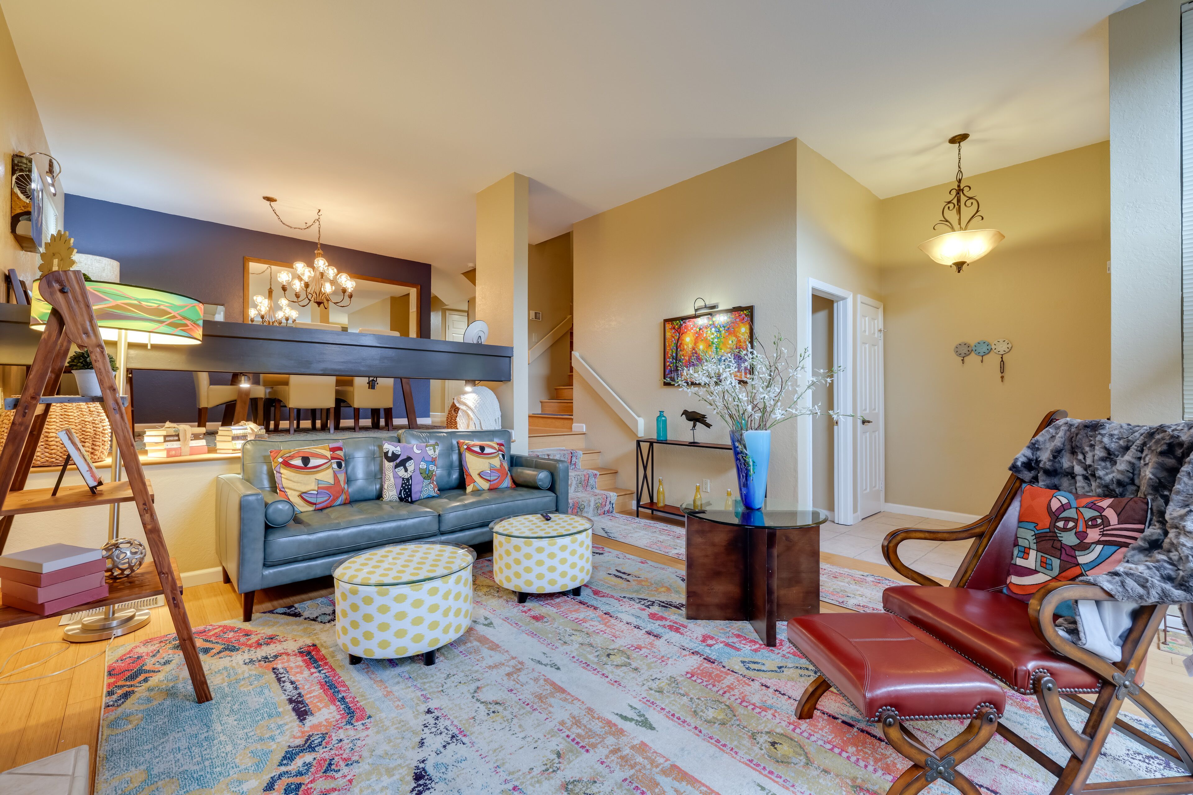 Deluxe Townhome w/ Deck, 2 Mi to Downtown Modesto!