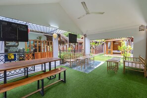 Daily local cuisine breakfast for a fee