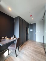 Deluxe Oda (King Bed) | Minibar, ayrı ayrı döşenmiş, masa, dizüstü bilgisayar çalışma alanı 