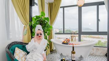 Athena Suite | Premium bedding, minibar, in-room safe, individually furnished