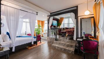 Ropa de cama de alta calidad y minibar