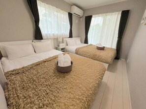 4 soverom, skrivebord, strykejern/-brett og wi-fi (inkludert)