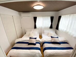4 bedrooms, desk, iron/ironing board, free WiFi