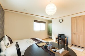 1 habitación, escritorio, tabla de planchar con plancha y wifi gratis 