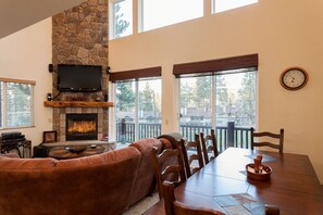 Smart TV, fireplace, ping pong