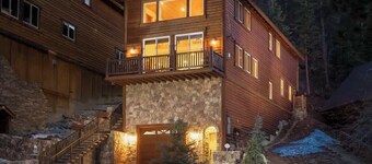 Bear Mtn Chalet. Walk 2 Zoo, Bear Mtn, Golf. Games