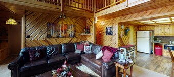 Standing Bear Lodge with High Speed Wifi