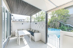 屋外ダイニングエリア