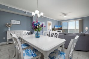 Dining - Gateway Grand 510 Storage locker included and new decorator furnishings!! (Ocean City)