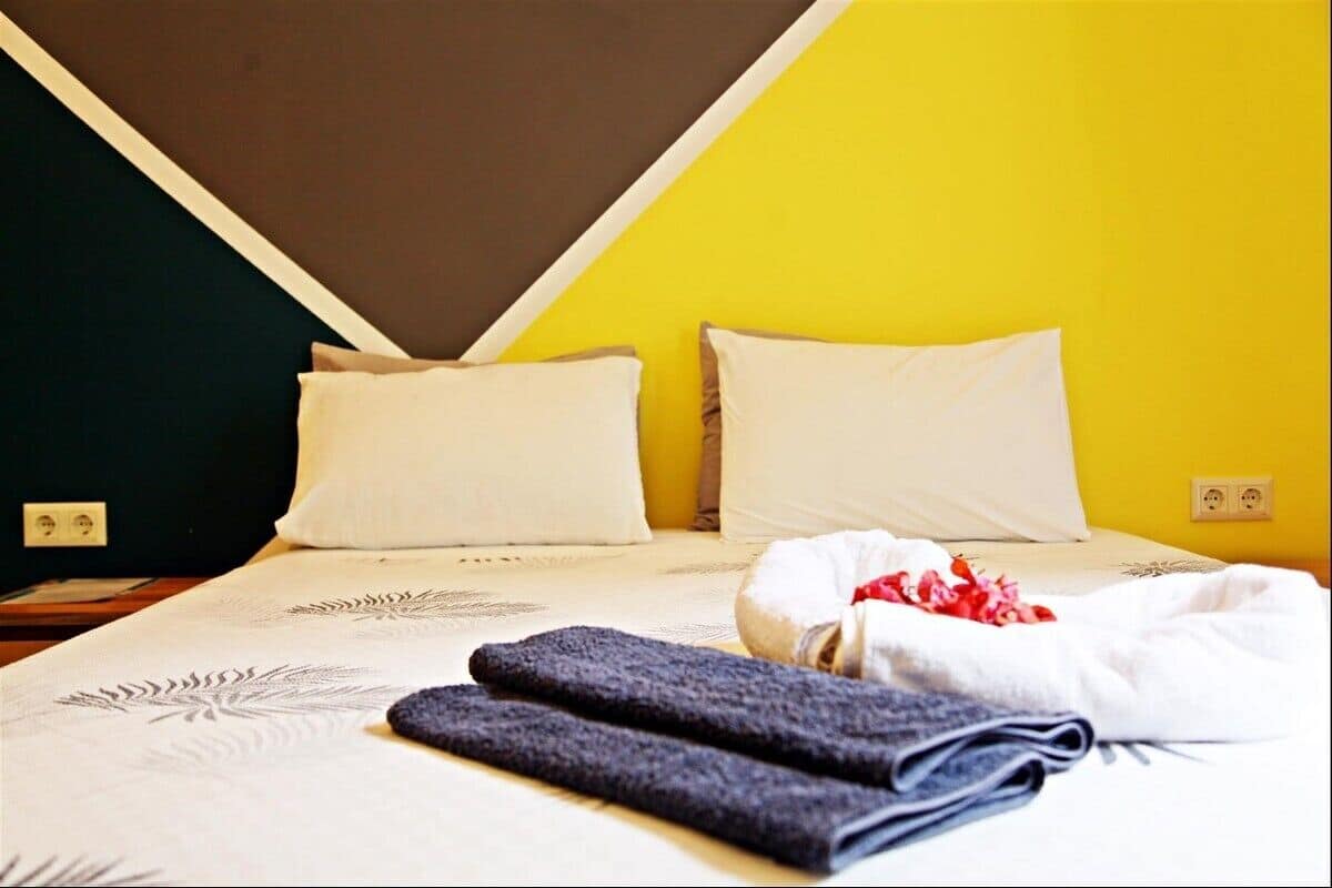 Deluxe kamer, 1 tweepersoonsbed | Verduisterende gordijnen, individueel gedecoreerd