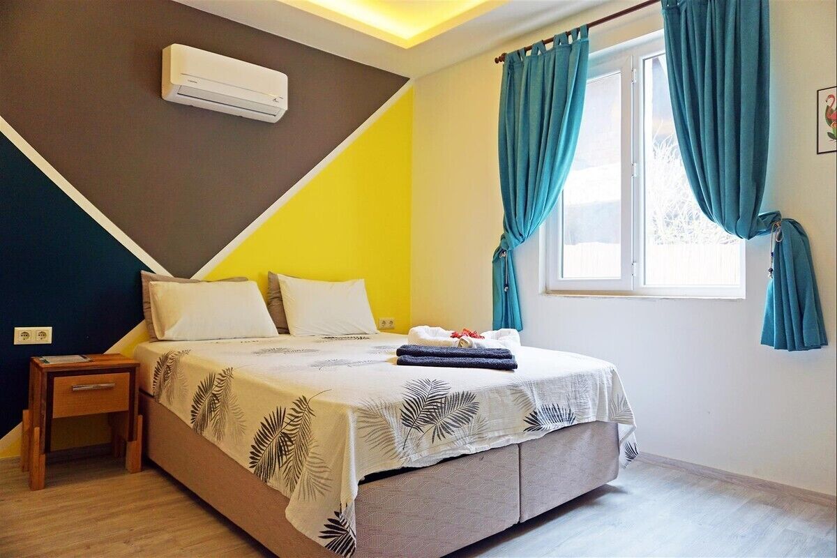 Rom – standard, 1 dobbeltseng | Individuelt dekorert, individuelt innredet og blendingsgardiner