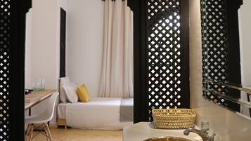 10 bedrooms, in-room safe, iron/ironing board, travel crib