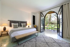 10 室のベッドルーム、セーフティボックス (室内)、アイロン / アイロン台、旅行用ベビーベッド