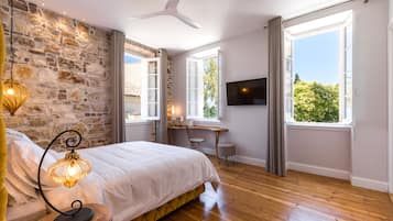 Deluxe Double Room with Sea View (#7) | Minibar, in-room safe, individually decorated, individually furnished