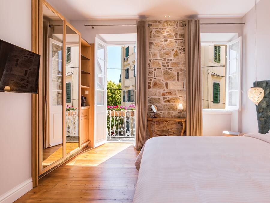 Deluxe Double Room with Balcony, Sea View (#6) | Minibar, in-room safe, individually decorated, individually furnished