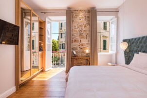 Deluxe Double Room with Balcony, Sea View (#6) | Minibar, cassaforte in camera, con stile personalizzato